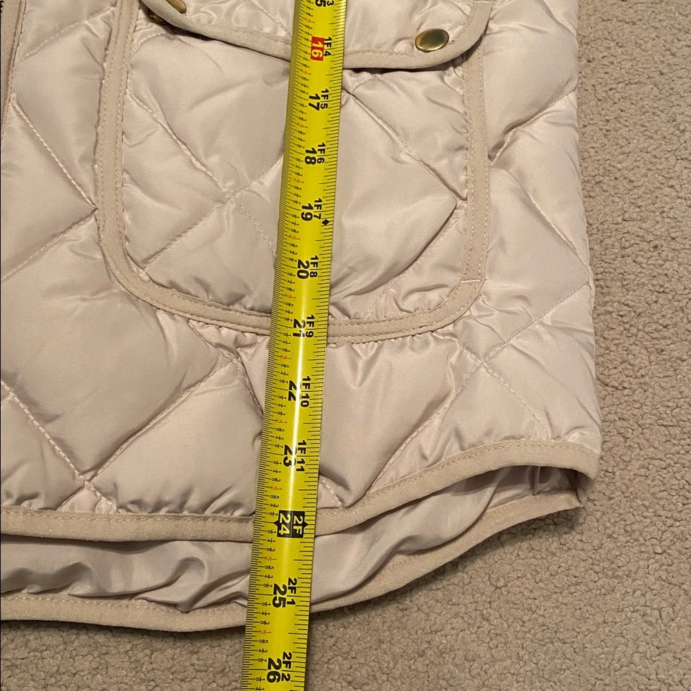 Woolrich Quilted Light Beige Vest size large. - Picture 9 of 12